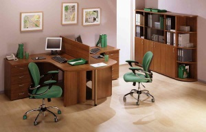 Офисная мебель: как выбрать стол для офиса